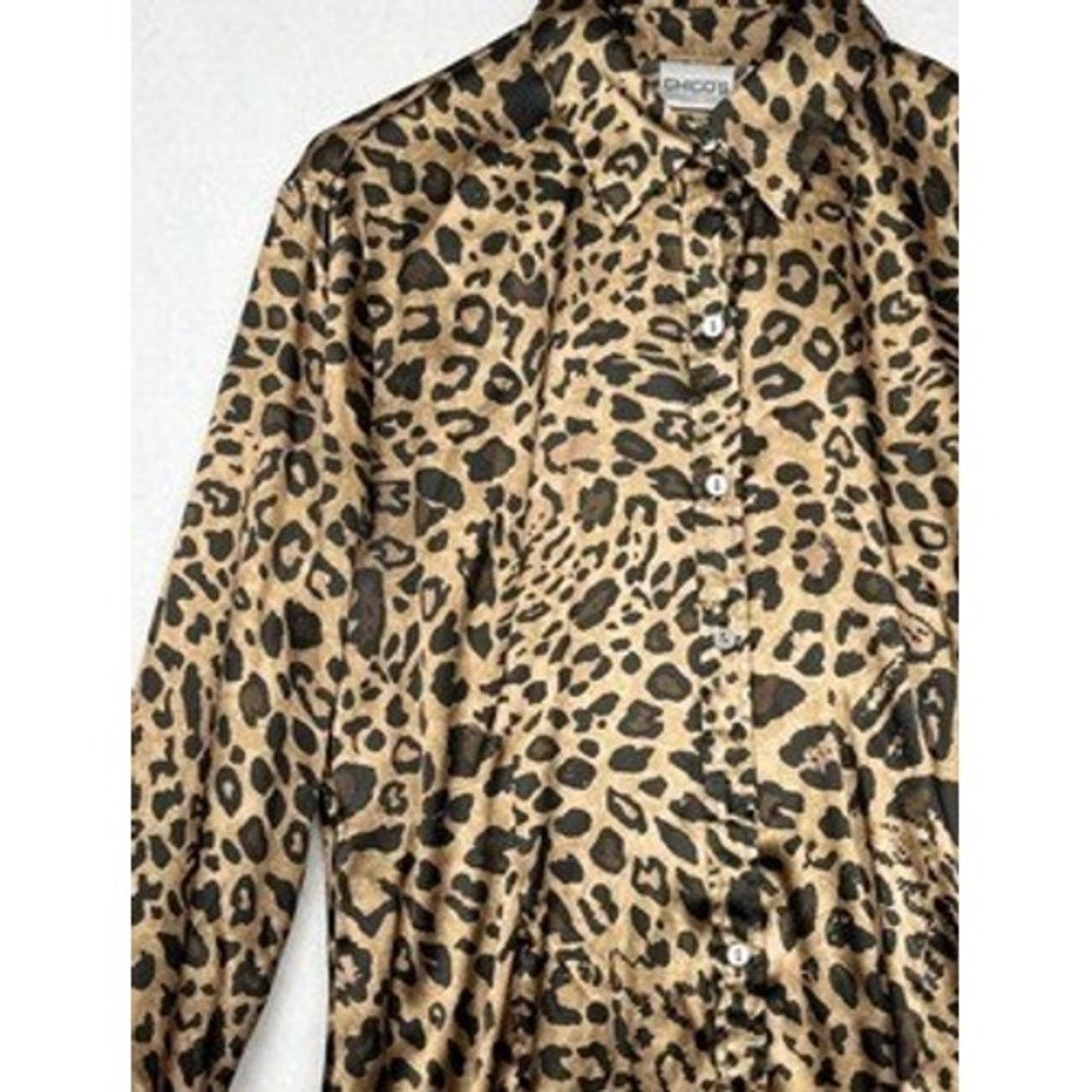 Chico's Satin Blouse Womens Size 1 Medium Leopard Animal Print Button Up
